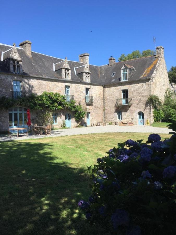 Manoir De Botcol Bed and Breakfast Saint-Nicolas-du-Pélem Exteriör bild