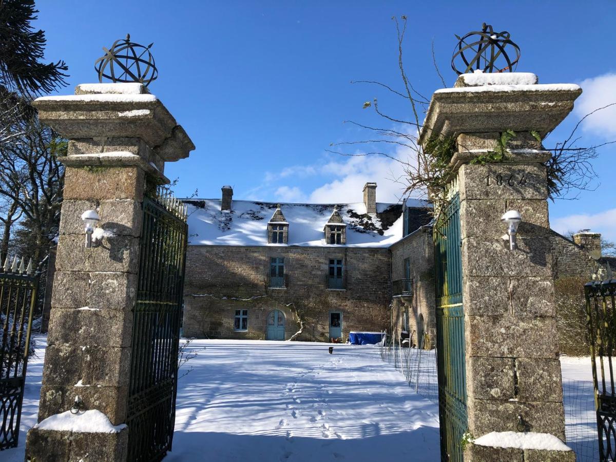 Manoir De Botcol Bed and Breakfast Saint-Nicolas-du-Pélem Exteriör bild