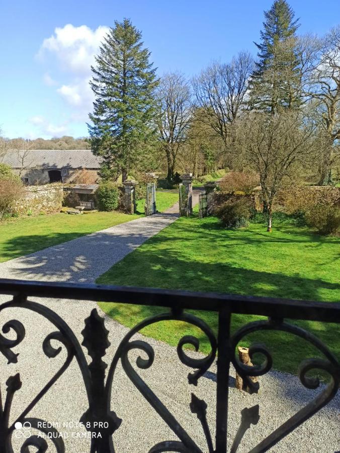 Manoir De Botcol Bed and Breakfast Saint-Nicolas-du-Pélem Exteriör bild